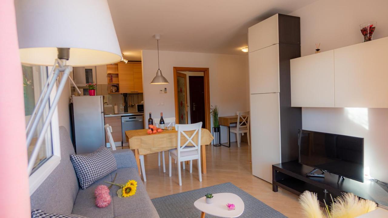 1St Floorc Apartment พูลา ภายนอก รูปภาพ