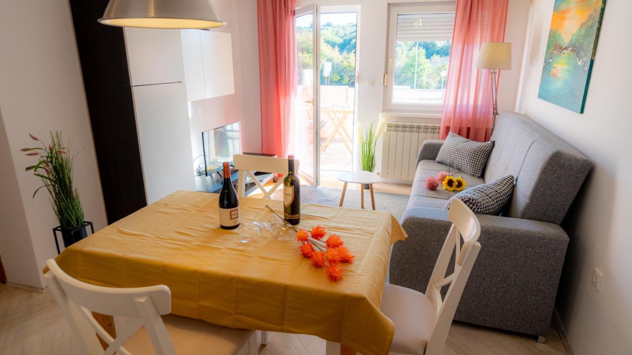 1St Floorc Apartment พูลา ภายนอก รูปภาพ